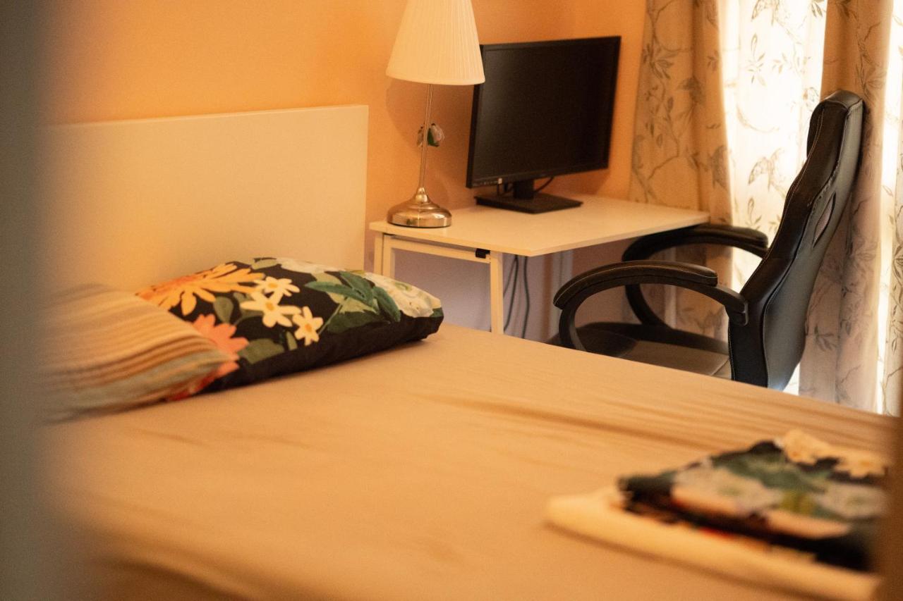 Repton House Bed & Breakfast Woodford Ngoại thất bức ảnh
